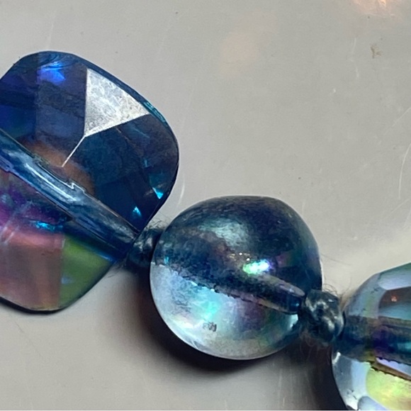 Vintage triple strand blue crystal beads necklace - Picture 2 of 5